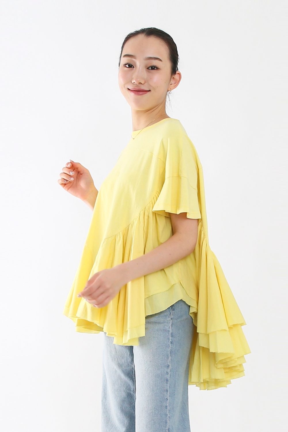 〔SFN0825〕ロングティアードフリルテールトップス ¥20,900（税込）
